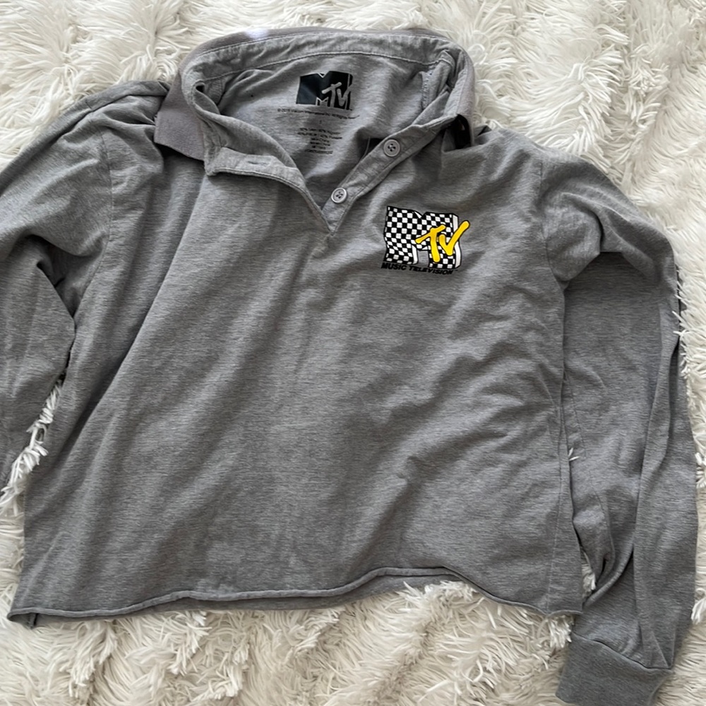 Grey MTV cropped collared long sleeve shirt